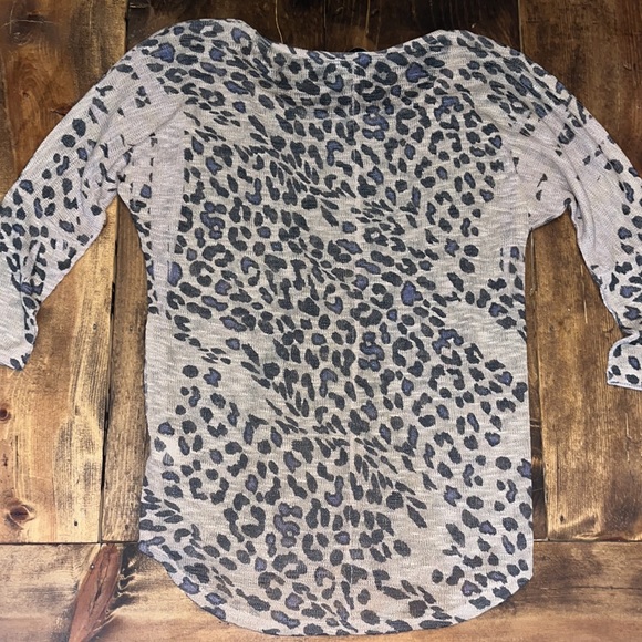 Karlie Top - Picture 4 of 5